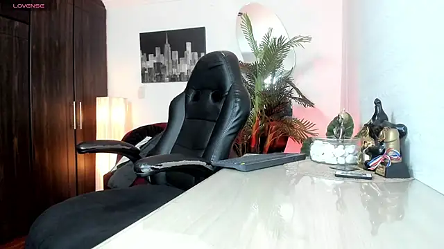 Snapshot of Amaia_Bushida chatting on October 2025 02:23:02 AM Amaia Bushida online show from October 2025 02:23:02 AM