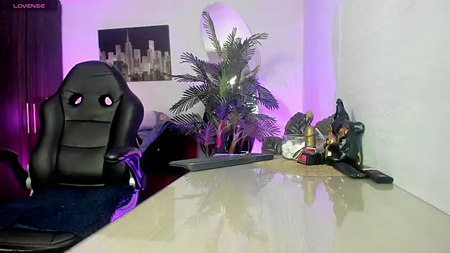 Snapshot of Amaia_Bushida chatting on November 2025 02:12:01 AM Amaia Bushida online show from November 2025 02:12:01 AM