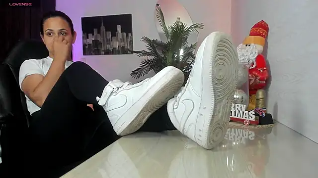 Snapshot of Amaia_Bushida chatting on November 2025 02:11:01 AM Amaia Bushida online show from November 2025 02:11:01 AM