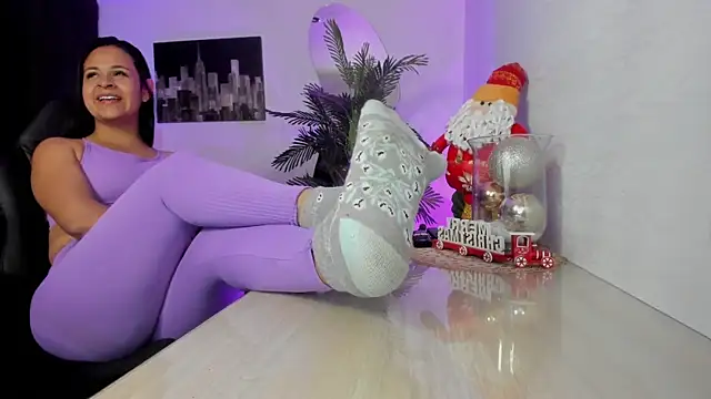 Snapshot of Amaia_Bushida chatting on December 2025 02:17:02 AM Amaia Bushida online show from December 2025 02:17:02 AM