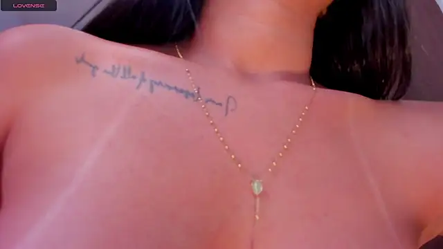 Snapshot of VictoriaLeia chatting on December 2024 04:41:02 AM VictoriaLeia online show from December 2024 04:41:02 AM