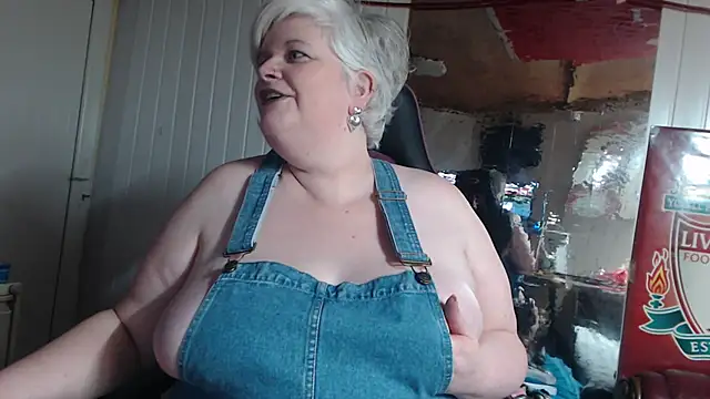 sexychazza16 online show from December 2024 07:50:02 PM