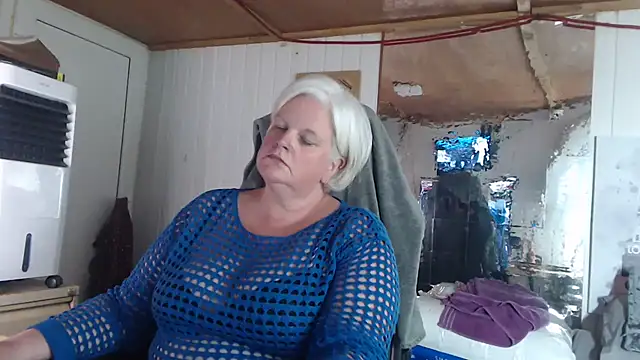 sexychazza16 online show from October 2025 06:27:02 PM