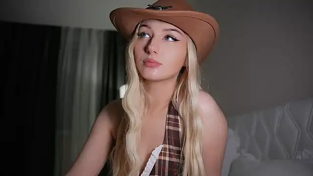 CatchMe1 online show from April 2026 10:36:02 PM