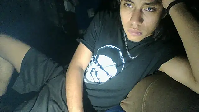 AlexAlejandro13 online show from May 2026 07:14:02 AM