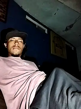 AlexAlejandro13 online show from June 2026 07:18:02 AM