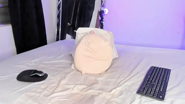 AgathaFoxx online show from March 2026 02:07:02 AM