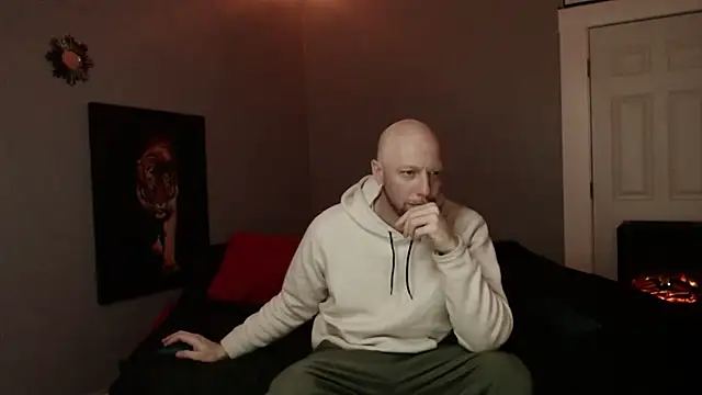 Snapshot of MaxRouger chatting on January 2025 04:18:02 AM MaxRouger online show from January 2025 04:18:02 AM