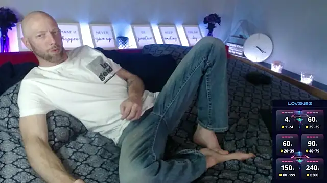 Snapshot of MaxRouger chatting on September 2025 03:50:02 AM MaxRouger online show from September 2025 03:50:02 AM