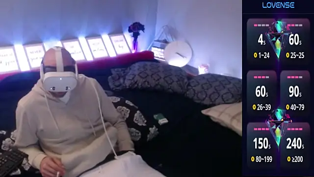 Snapshot of MaxRouger chatting on September 2025 07:12:01 AM MaxRouger online show from September 2025 07:12:01 AM