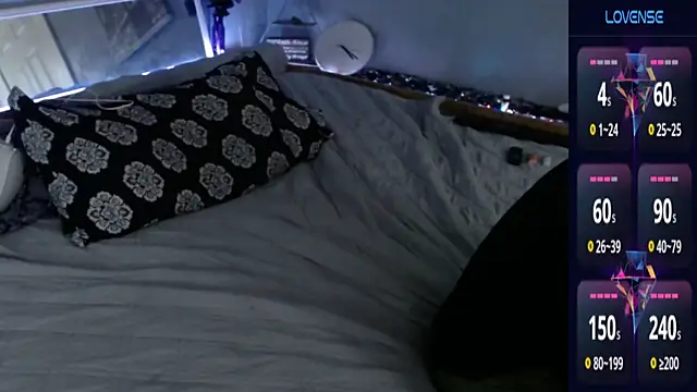 Snapshot of MaxRouger chatting on October 2025 08:23:02 AM MaxRouger online show from October 2025 08:23:02 AM