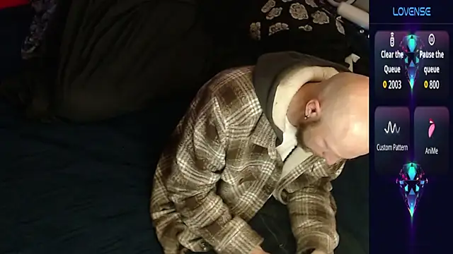 Snapshot of MaxRouger chatting on October 2025 09:15:01 AM MaxRouger online show from October 2025 09:15:01 AM