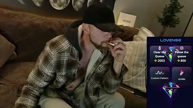 Snapshot of MaxRouger chatting on November 2025 09:53:02 AM MaxRouger online show from November 2025 09:53:02 AM