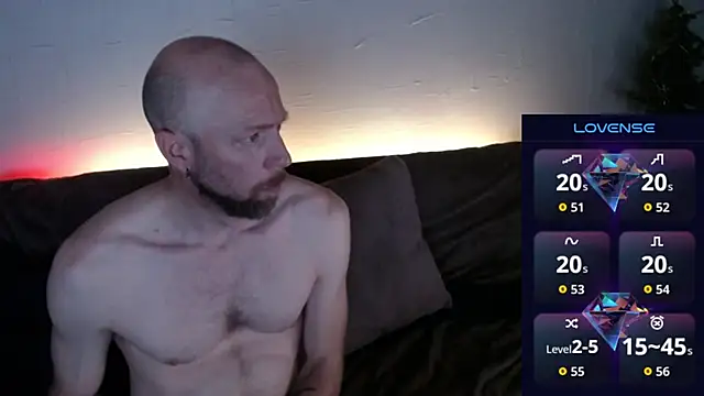 Snapshot of MaxRouger chatting on November 2025 10:58:01 AM MaxRouger online show from November 2025 10:58:01 AM