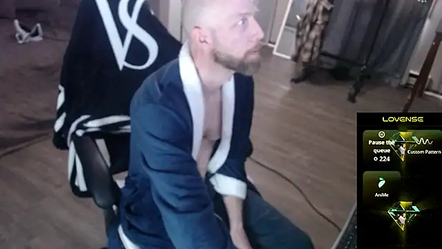 Snapshot of MaxRouger chatting on March 2026 03:58:01 PM MaxRouger online show from March 2026 03:58:01 PM