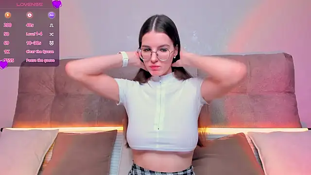 Snapshot of AriellaTesk chatting on February 2025 09:22:01 AM AriellaTesk online show from February 2025 09:22:01 AM