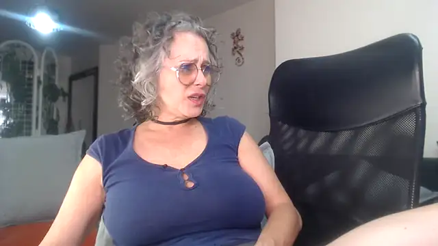 Snapshot of Pinkboobie chatting on March 2025 05:18:01 PM Pinkboobie online show from March 2025 05:18:01 PM
