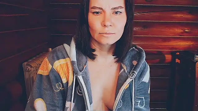 Snapshot of Platina_Fox chatting on November 2025 02:00:02 AM Platina Fox online show from November 2025 02:00:02 AM