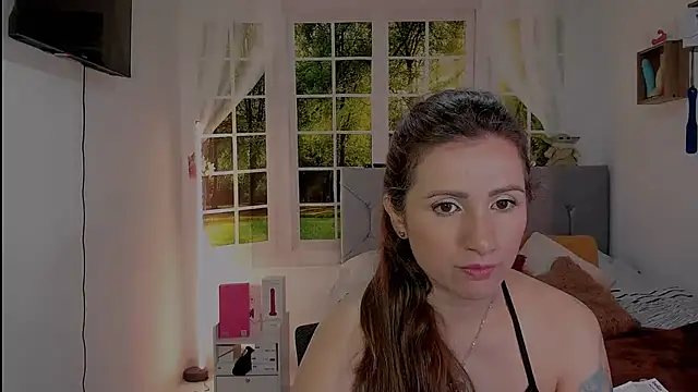 vanessabrown  online show from May 2026 01:27:01 PM