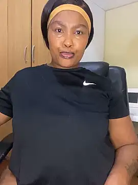 Snapshot of BADFATASS85 chatting on February 2026 03:59:01 AM BADFATASS85 online show from February 2026 03:59:01 AM