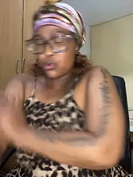 Snapshot of BADFATASS85 chatting on March 2026 09:47:02 PM BADFATASS85 online show from March 2026 09:47:02 PM