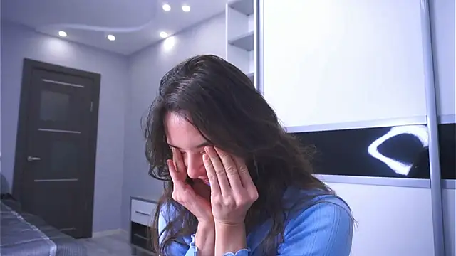 Holla Molly online show from February 2026 08:53:02 AM