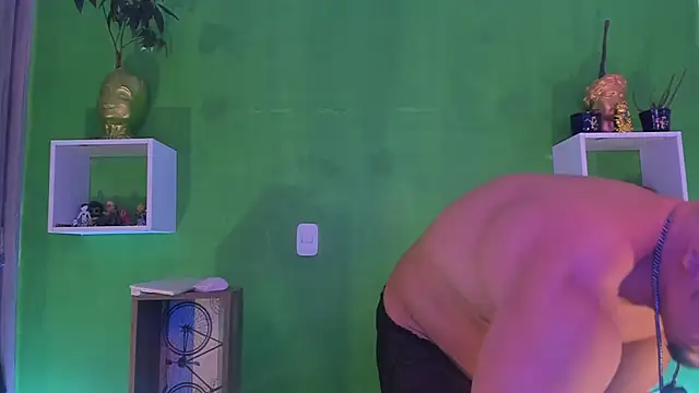 Snapshot of Ricardo_1998 chatting on October 2025 04:05:01 AM Ricardo 1998 online show from October 2025 04:05:01 AM