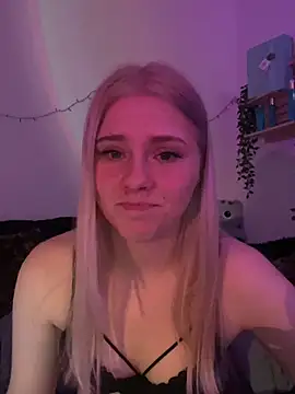 Snapshot of Blueeyezz0 chatting on February 2026 08:40:02 PM Blueeyezz0 online show from February 2026 08:40:02 PM