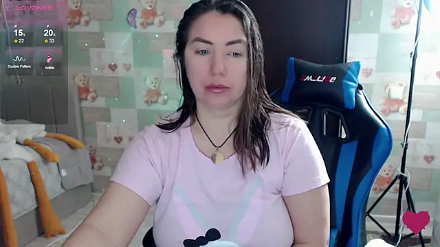 Snapshot of Korolek12 chatting on February 2026 05:17:01 AM Korolek12 online show from February 2026 05:17:01 AM