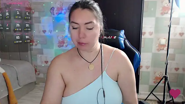 Snapshot of Korolek12 chatting on February 2026 06:40:02 AM Korolek12 online show from February 2026 06:40:02 AM