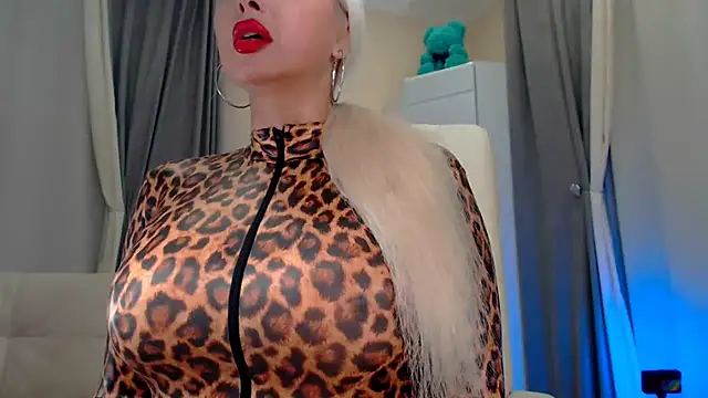 Snapshot of Tremendous_blondie chatting on February 2025 06:36:01 AM Tremendous blondie online show from February 2025 06:36:01 AM