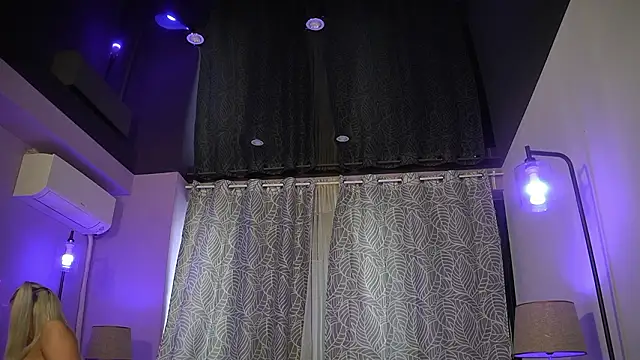 Snapshot of mandypeas chatting on March 2026 07:47:02 AM mandypeas online show from March 2026 07:47:02 AM