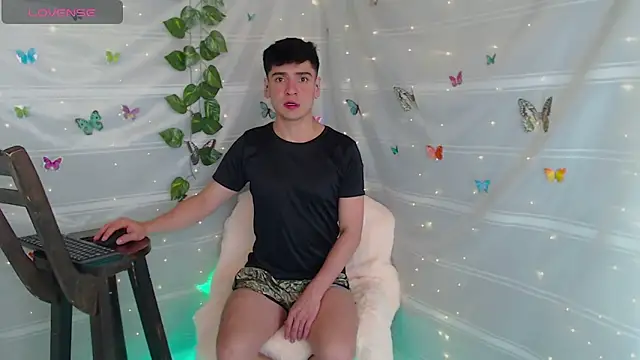 Snapshot of Jhonny_horny1 chatting on March 2025 01:59:02 PM Jhonny horny1 online show from March 2025 01:59:02 PM