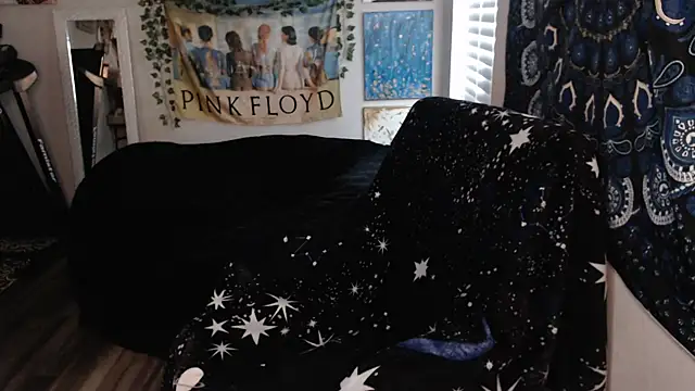 ElektraExotic online show from September 2025 07:06:02 PM