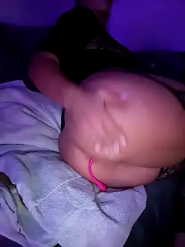 Snapshot of MilaRouche chatting on September 2025 09:04:02 PM MilaRouche online show from September 2025 09:04:02 PM