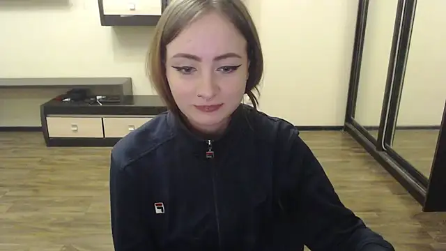 Laralianna online show from December 2024 03:43:02 PM