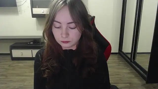 Laralianna online show from February 2025 06:02:02 PM