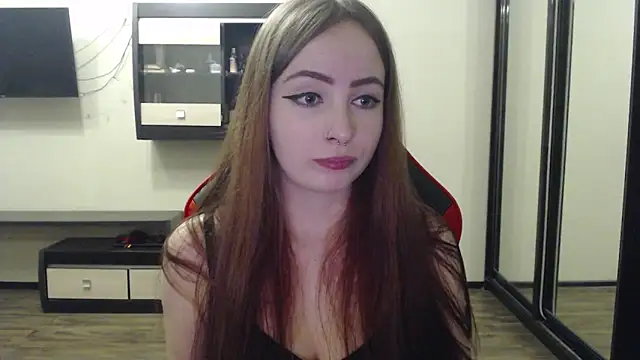 Laralianna online show from February 2025 12:39:01 PM