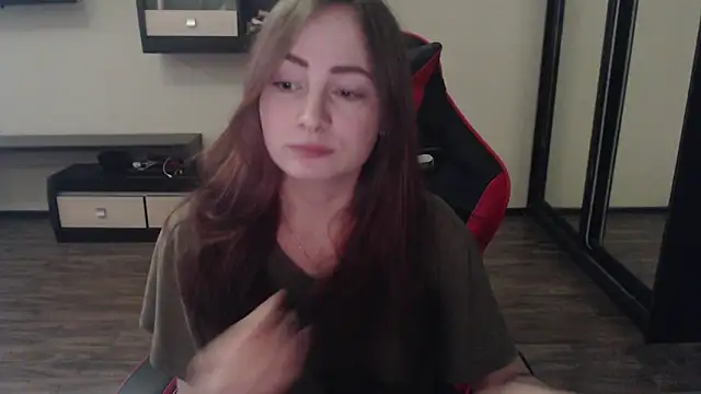 Laralianna online show from March 2025 11:21:01 AM