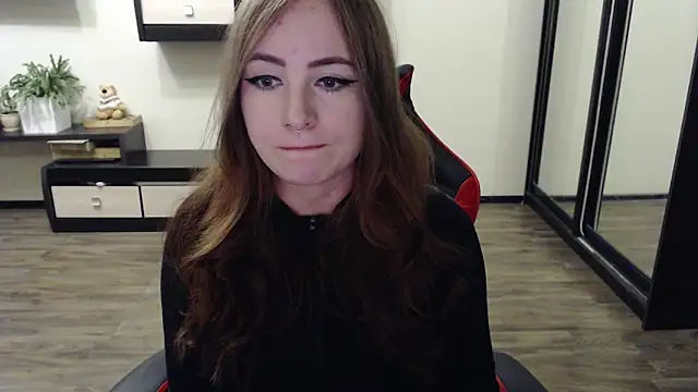 Laralianna online show from September 2025 11:45:01 AM