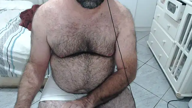 Snapshot of MysterBearMG chatting on April 2026 11:46:02 PM MysterBearMG online show from April 2026 11:46:02 PM