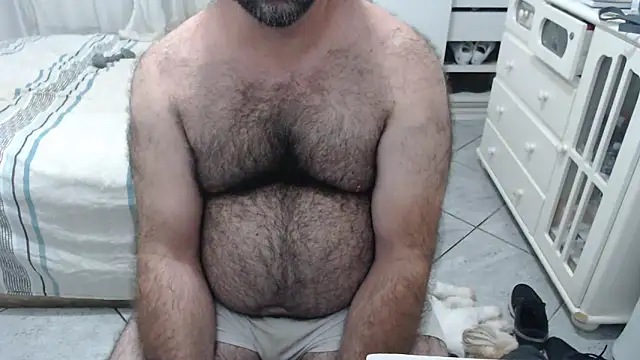 Snapshot of MysterBearMG chatting on April 2026 02:27:02 AM MysterBearMG online show from April 2026 02:27:02 AM