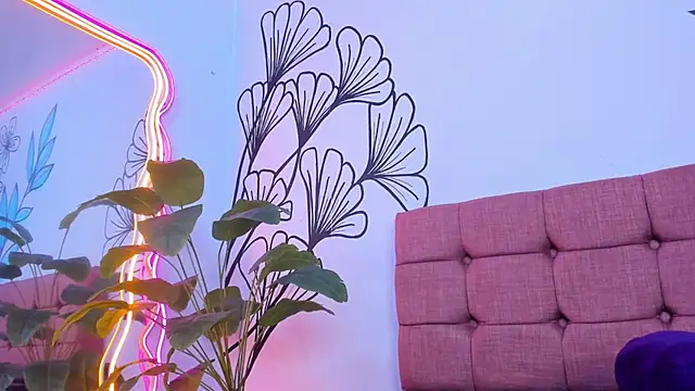 Sweet Ariadna  online show from February 2025 06:24:02 PM