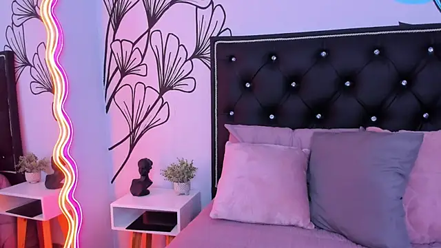 Sweet Ariadna  online show from June 2026 12:18:02 PM