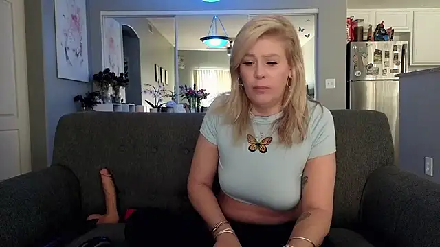 Lexi Shocker online show from November 2025 06:57:01 PM