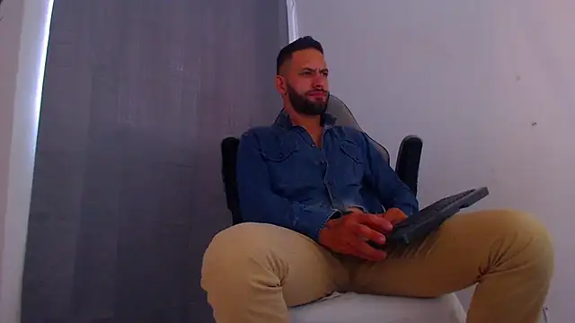 Oliverdrew 1 online show from January 2025 09:19:01 PM