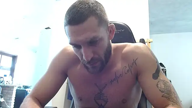 Snapshot of surfdog_95 chatting on October 2025 03:12:01 PM surfdog 95 online show from October 2025 03:12:01 PM