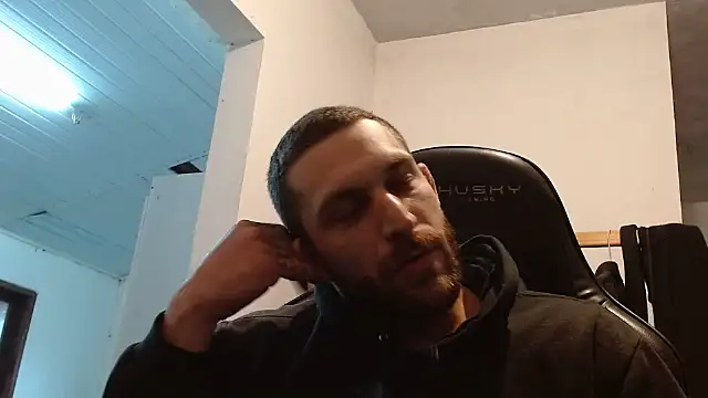 Snapshot of surfdog_95 chatting on October 2025 07:16:01 PM surfdog 95 online show from October 2025 07:16:01 PM