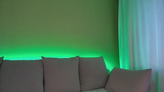 Cuddle Cat online show from February 2026 04:34:02 AM