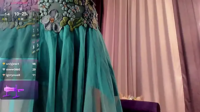 Jullia Moor online show from December 2024 04:04:01 AM